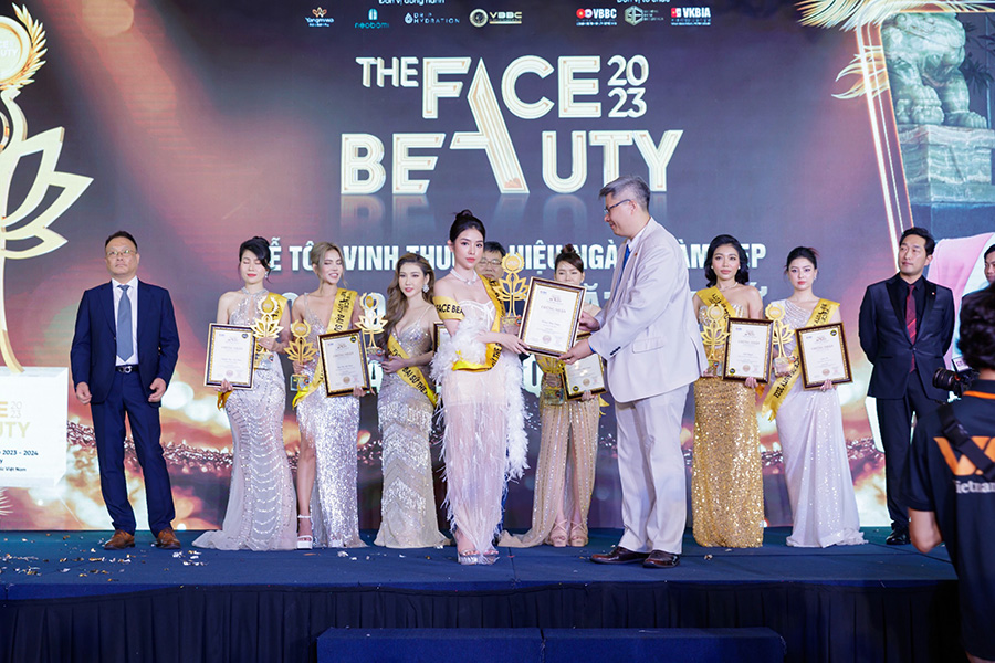 Hoang Thuy Duong dai su the face beauty 18