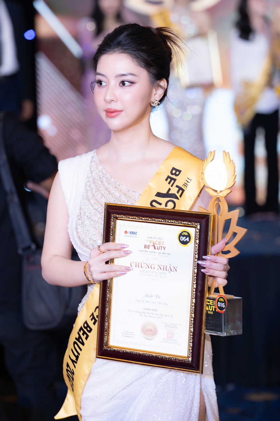 Jade Vu dai su the face beauty 2023 4