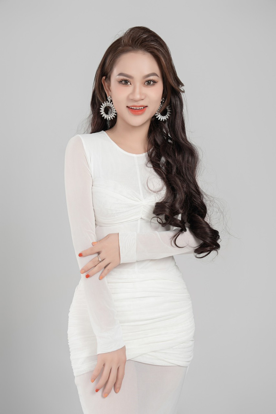 Dinh Hong Ngoc 4