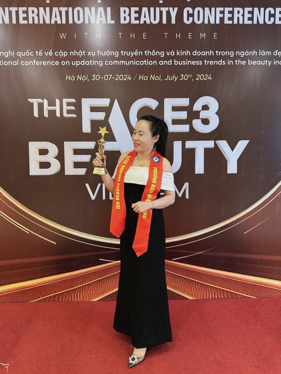 ceo nguyen thi le quyen khach moi vip tai the face beauty 2024 tai ha noi 4