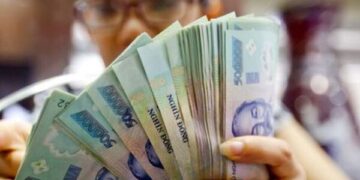 Tiền gửi khách hàng giảm liên tiếp trong tháng 7 và 8, tiền gửi dân cư tăng nhẹ