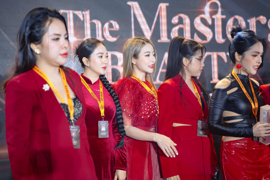 master thin ma va man trinh dien ky thuat soft hairtrokes tai hoi thao the masters beauty of vietnam 2024 4