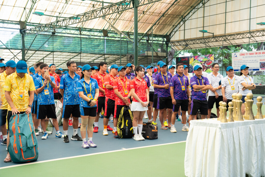 giai tennis nguyen kim doanh nhan vi cong dong mo rong lan vi 2024 thanh cong tron ven va am ap tinh nguoi