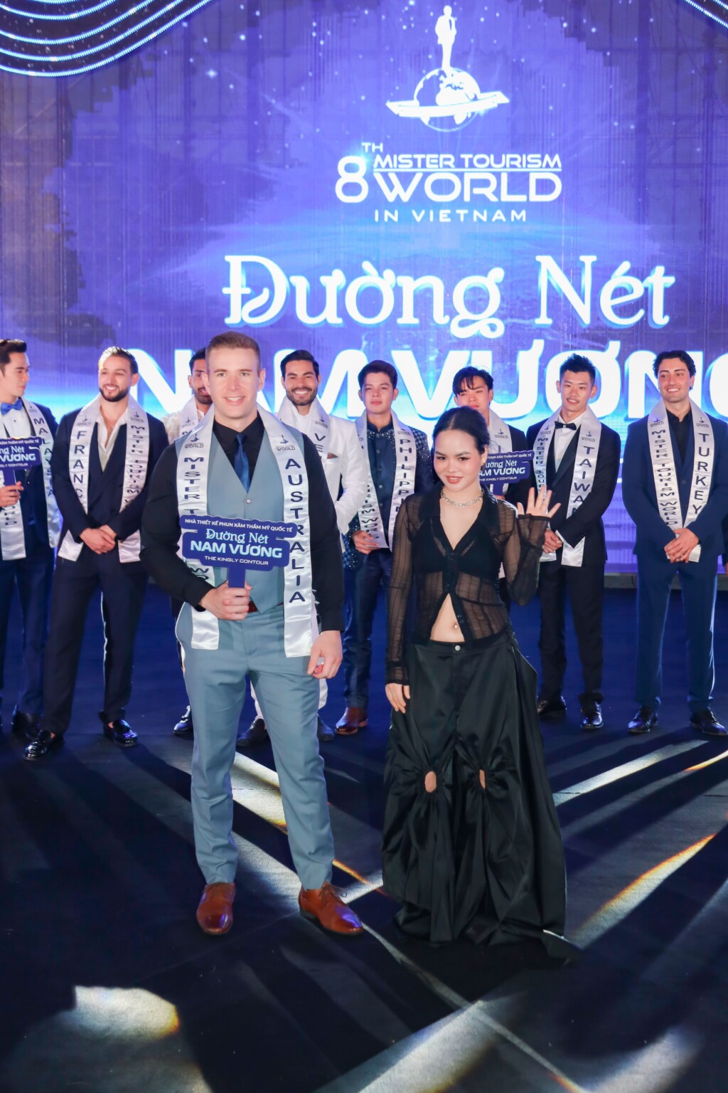 mister tourism world 2025 ms pham hop toa sang voi duong net nam vuong dua nghe thuat phun xam viet vuon ra the gioi 1