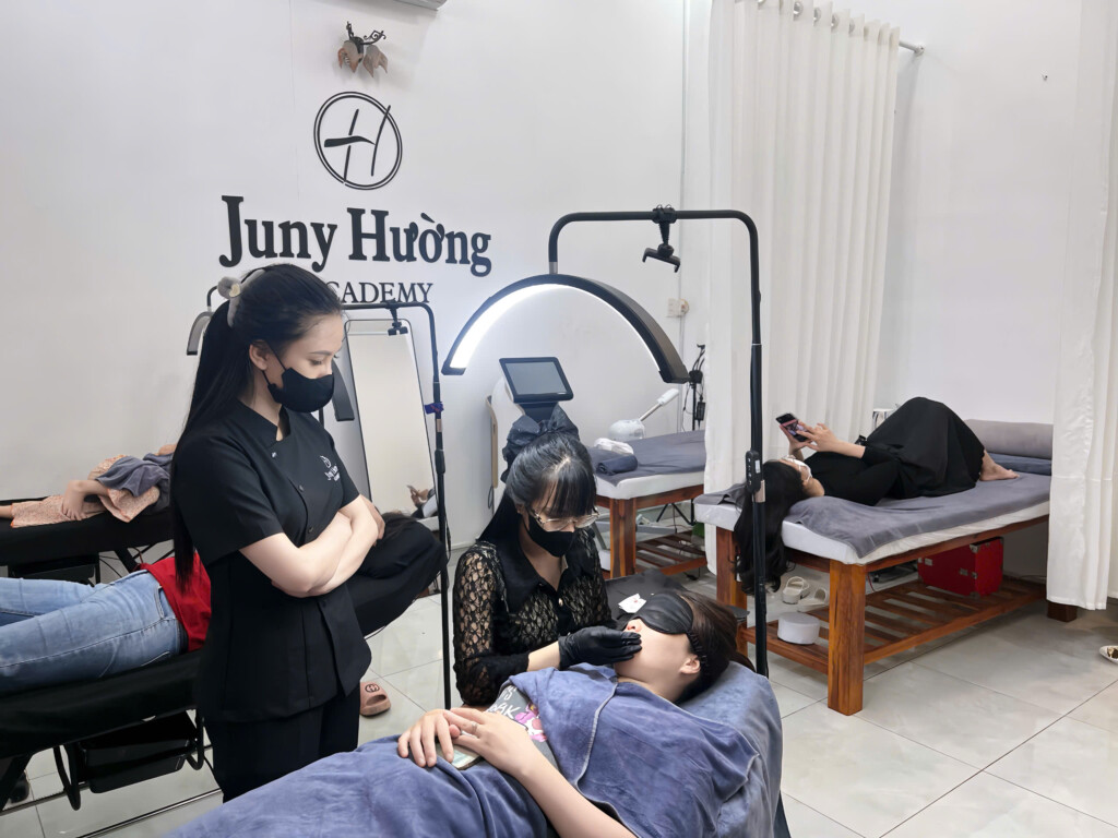 juny huong nguoi tien phong trong nghe tham my va cap nhat xu huong chan may thuong hai tai thuan an binh duong 6