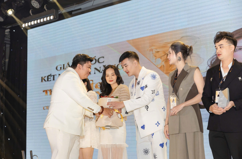 nha tai tro kim cuong roswell nhan to quan trong lam nen thanh cong cua the masters beauty of vietnam season 2 2