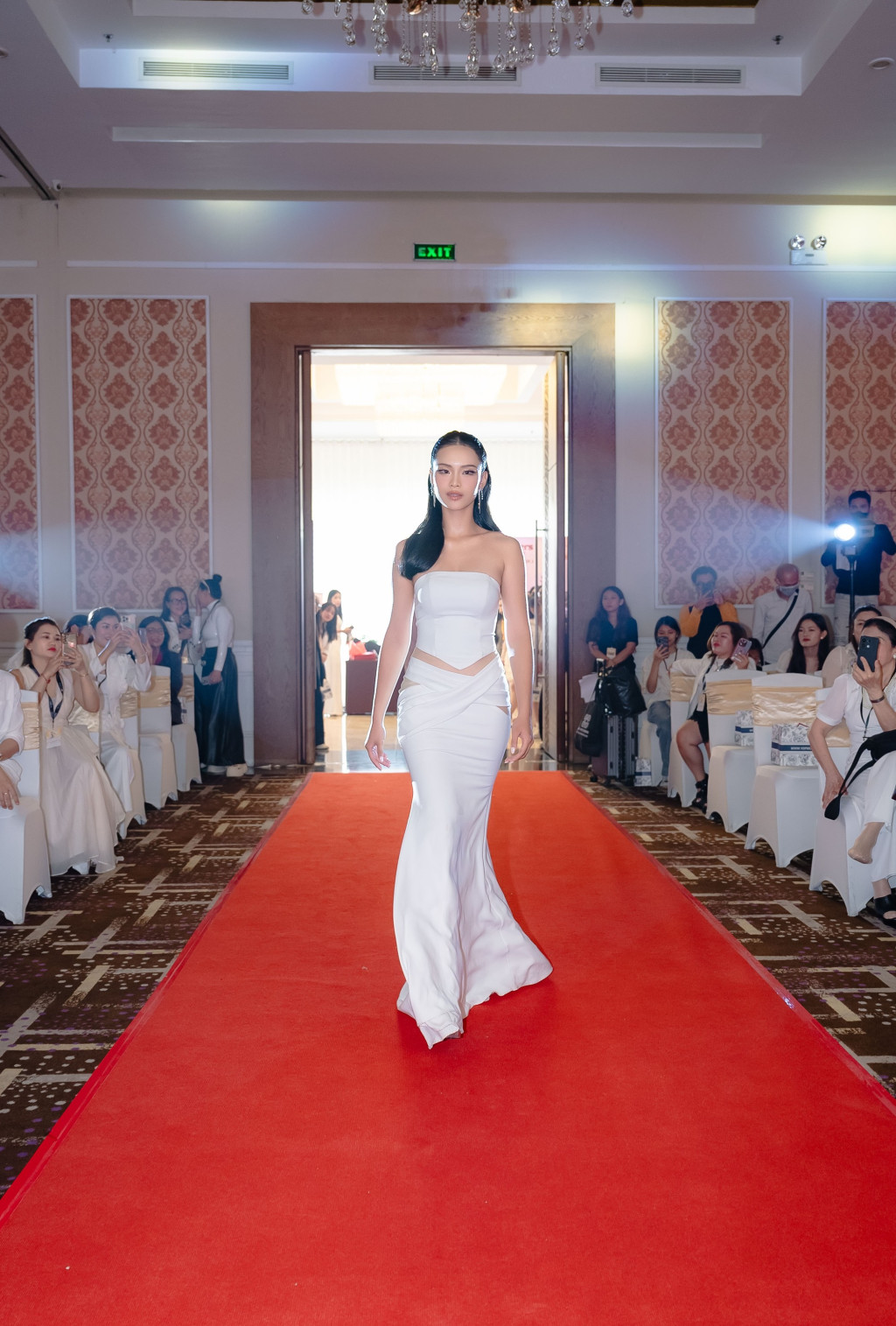 master quynh nhu dai su ruc sang tai the masters beauty of vietnam season 2 3