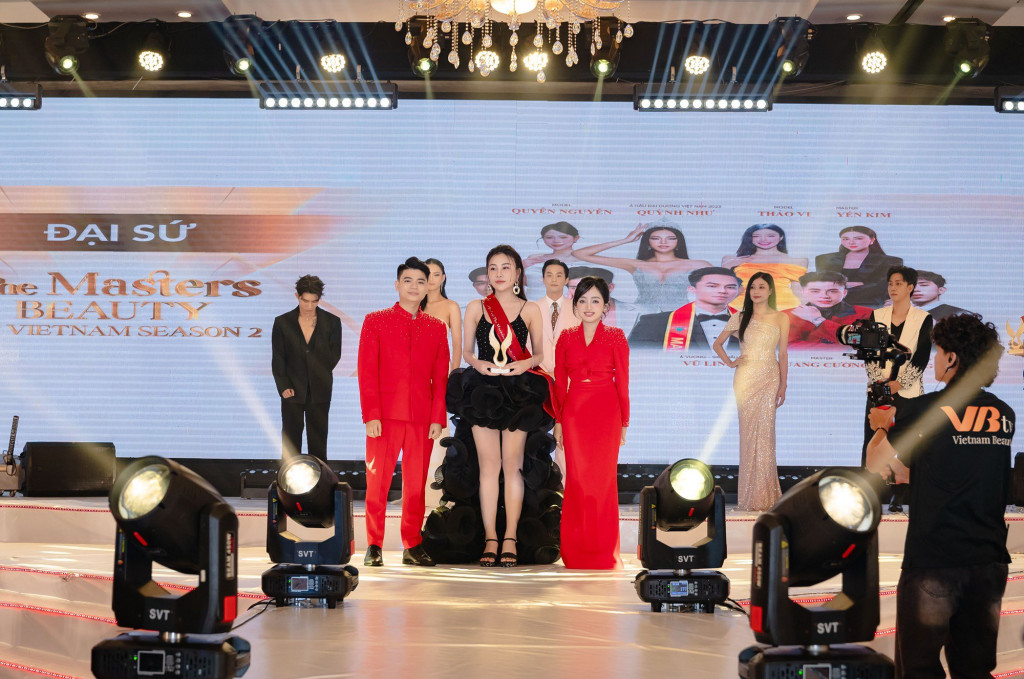 master yen kim dai su lan toa gia tri nghe thuat tai the masters beauty of vietnam season 2 4