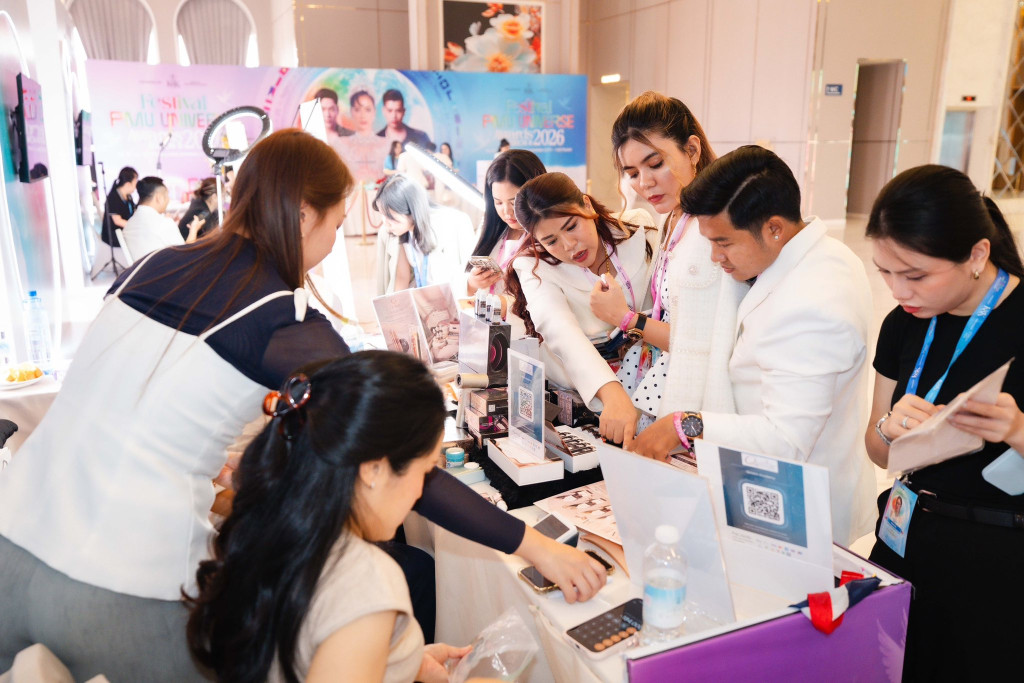 Master Nettip Thongsri and QVision Academy redefine global PMU standards as Gold Sponsor at Festival PMU Universe Awards 2026 7 master nettip thongsri and qvision academy redefine global pmu standards as gold sponsor at festival pmu universe awards 2026 9